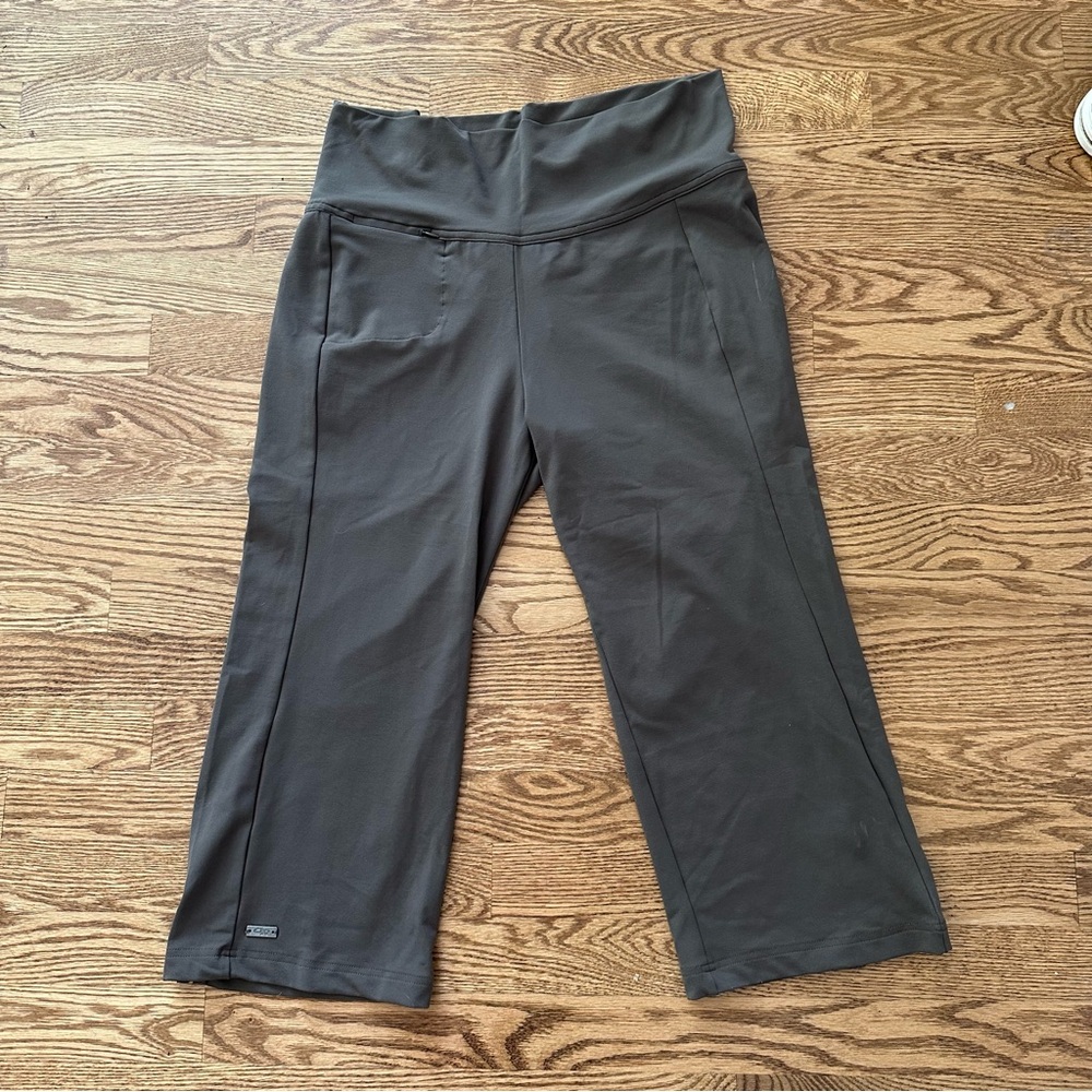NWOT Outdoor Research Capri Leggings. Size 10.